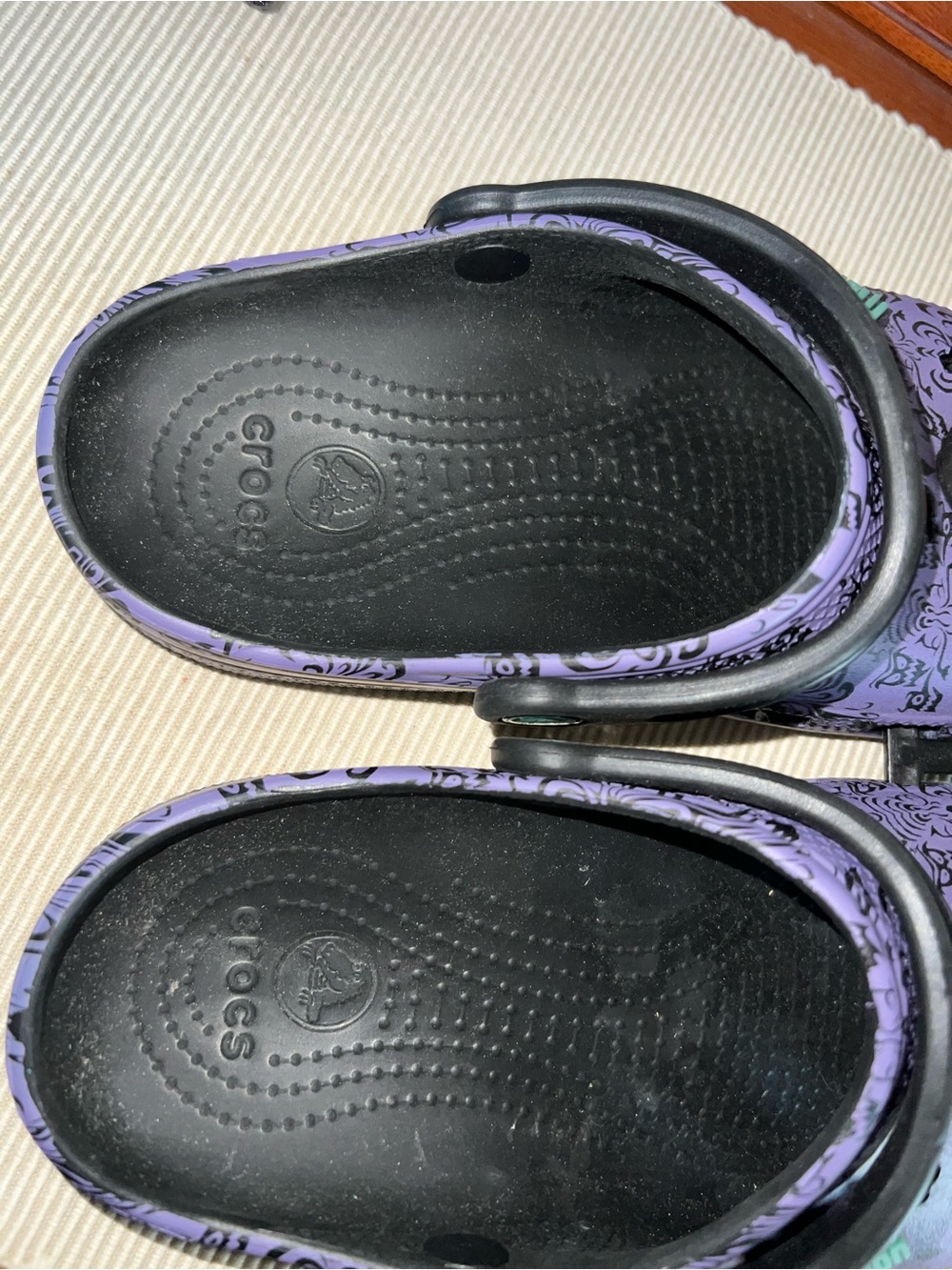 CROCS Haunted mansion Size 8 - Picture 3 of 5